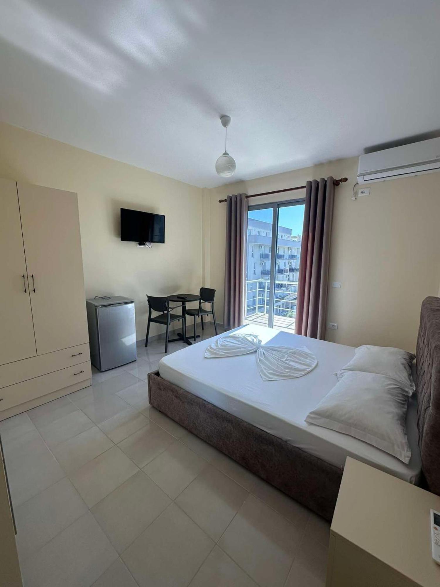 Deor Hotel Shengjin Bagian luar foto