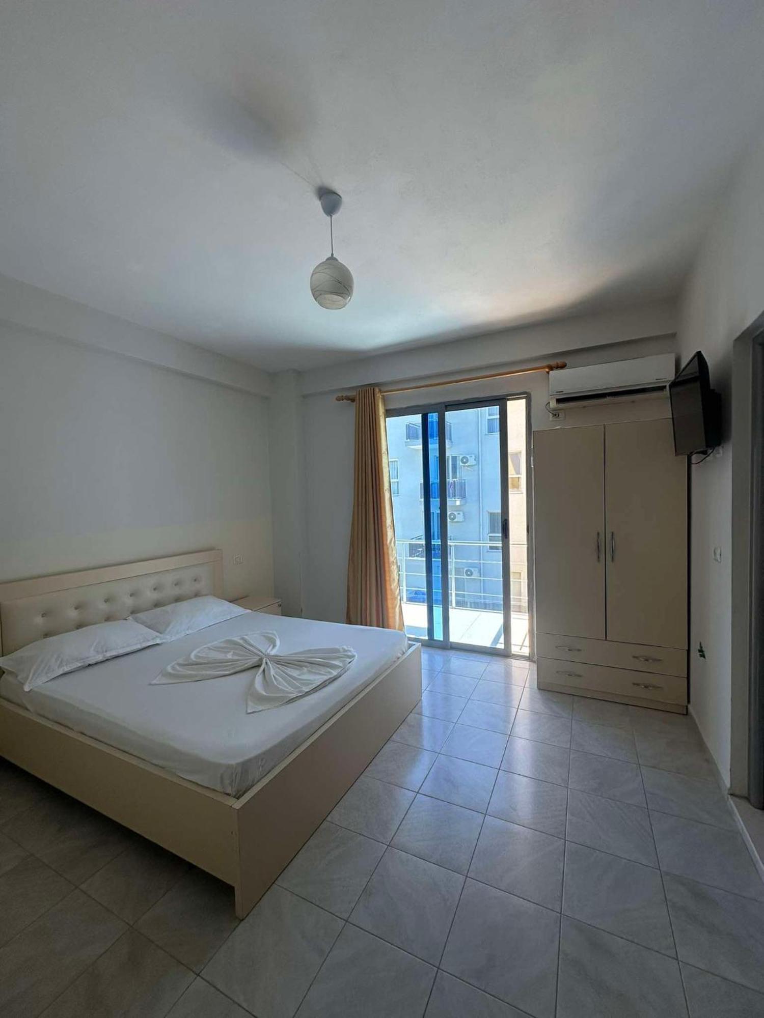 Deor Hotel Shengjin Bagian luar foto