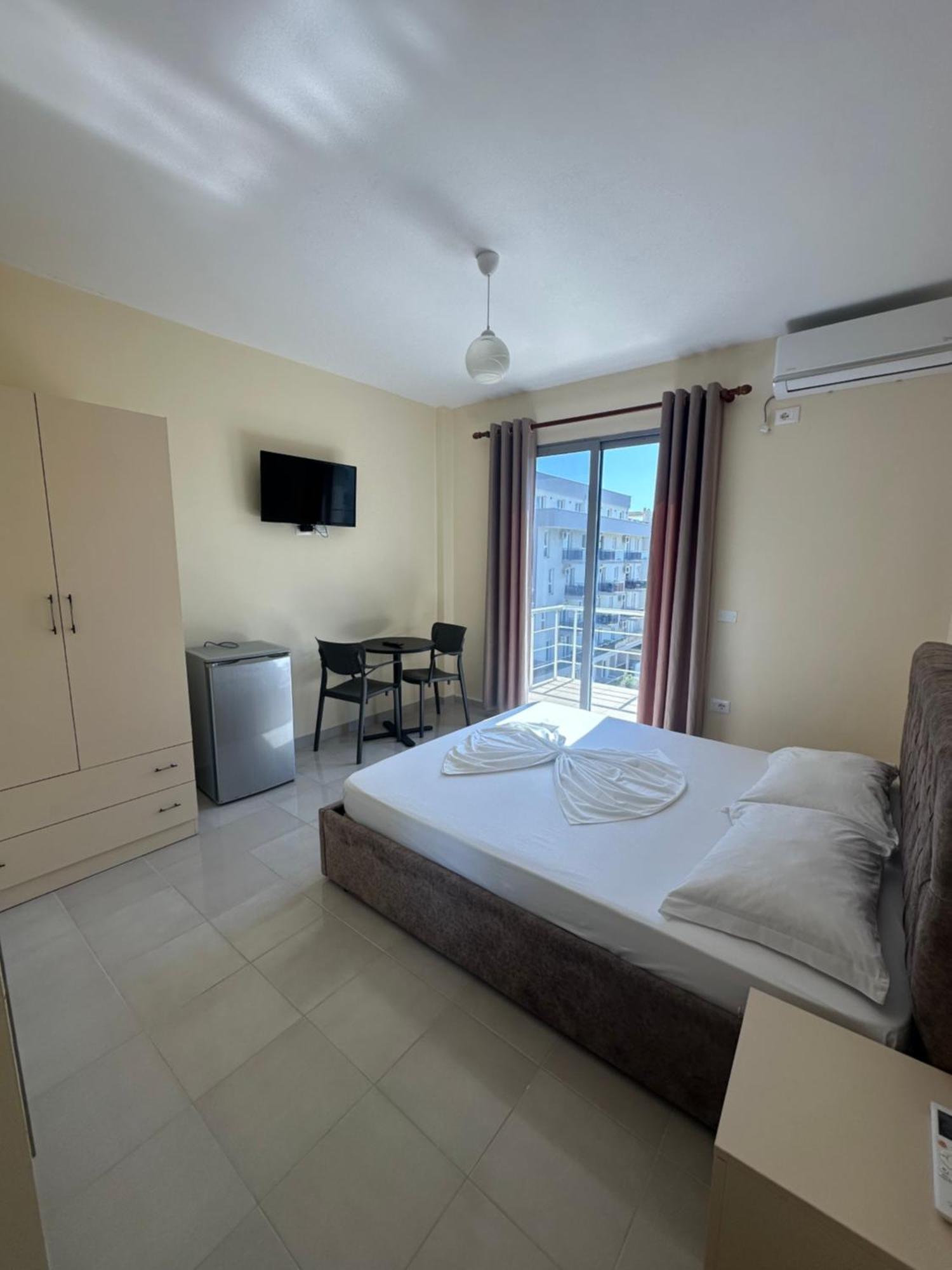 Deor Hotel Shengjin Bagian luar foto