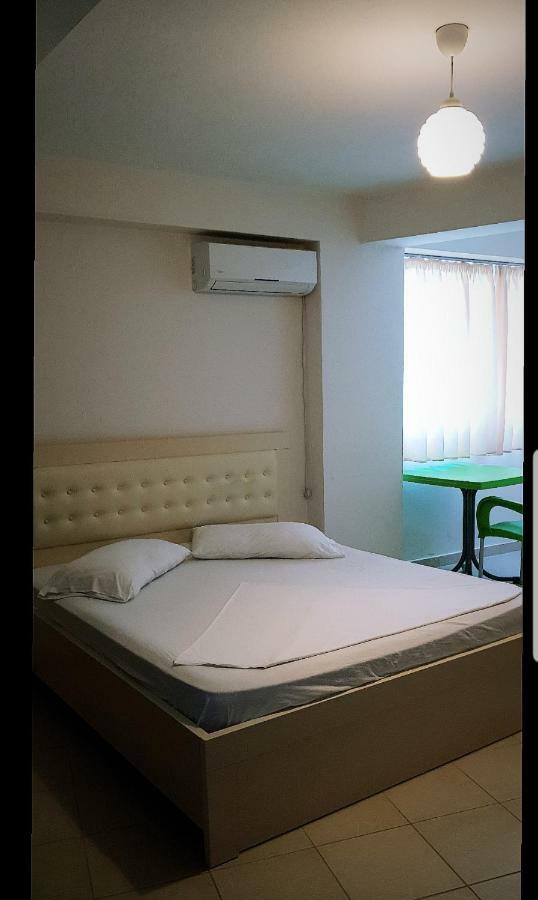 Deor Hotel Shengjin Bagian luar foto